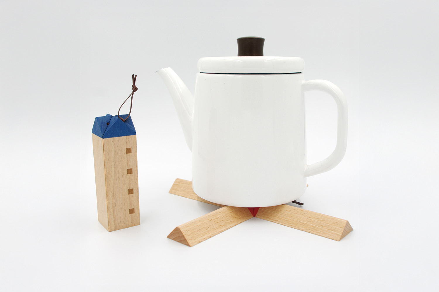 【木製・鍋敷き】色が選べるなべしきハウス